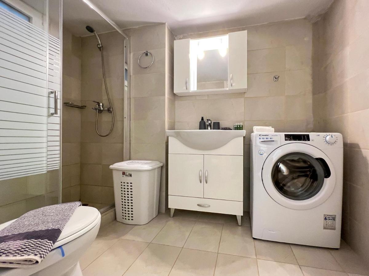 Chiou Spacious 90Sqm Apt In Atina Dış mekan fotoğraf